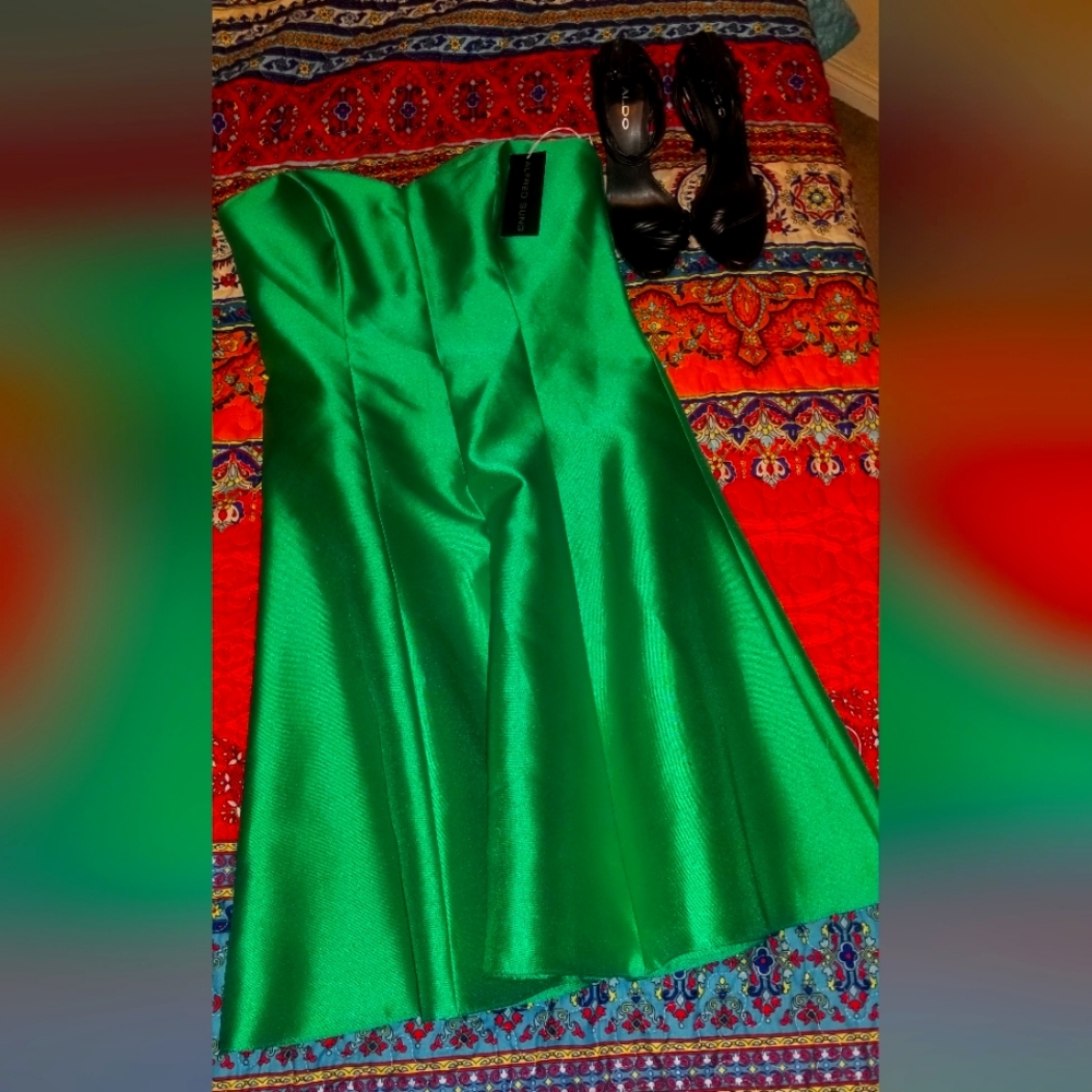Alfred Sung dress, NWT, size small, green